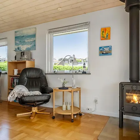 2 Bedroom Gorgeous In *