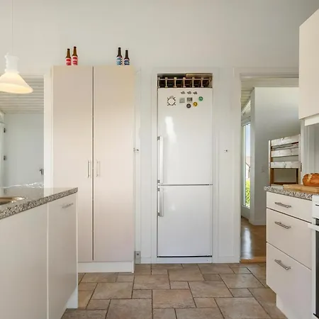 2 Bedroom Gorgeous In Hejls