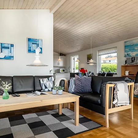 2 Bedroom Gorgeous In Ferienhaus Hejls