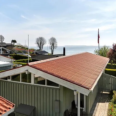 2 Bedroom Gorgeous In Ferienhaus