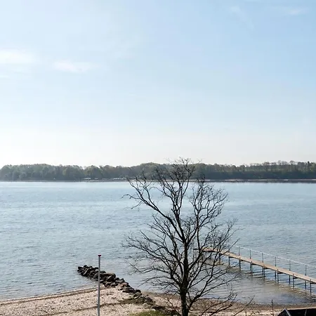 2 Bedroom Gorgeous In Casa de Férias