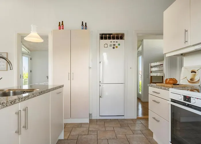 2 Bedroom Gorgeous In Hejls