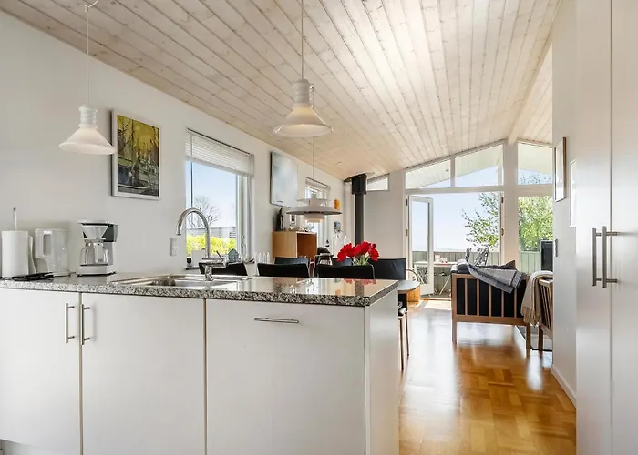 2 Bedroom Gorgeous In *