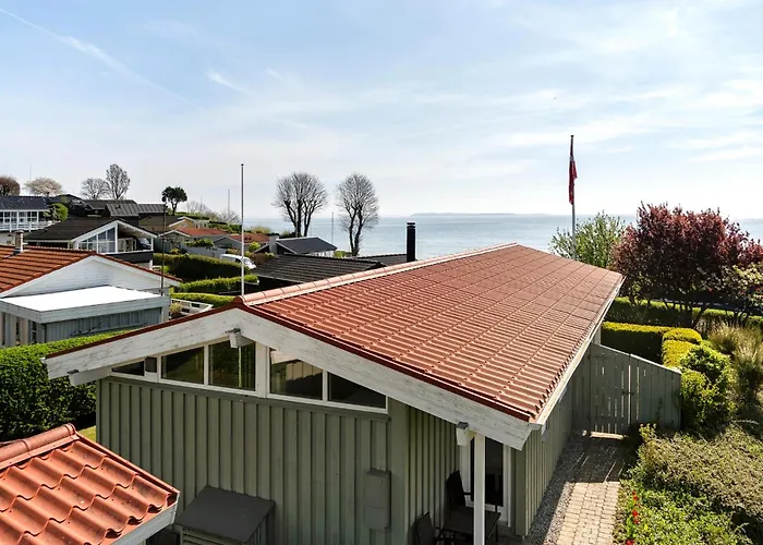 2 Bedroom Gorgeous In Ferienhaus