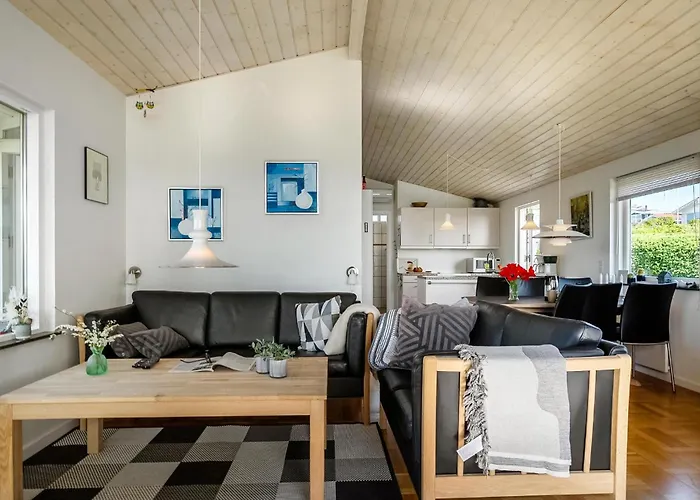 2 Bedroom Gorgeous In