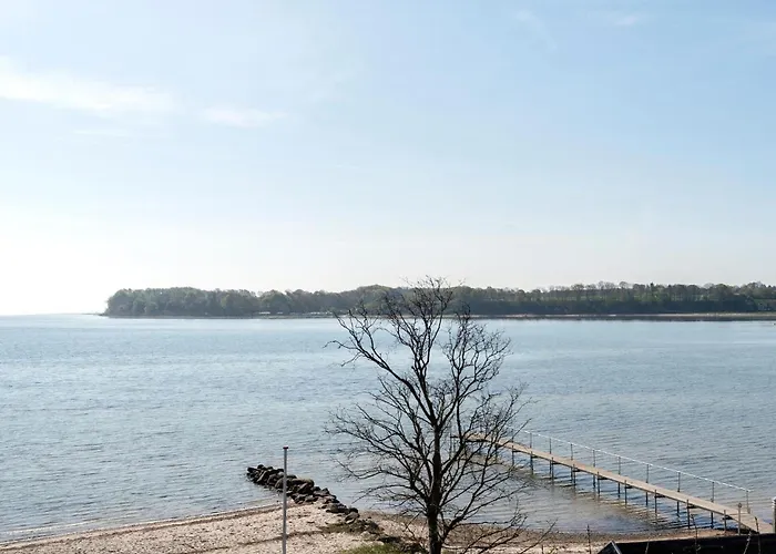 2 Bedroom Gorgeous In Ferienhaus